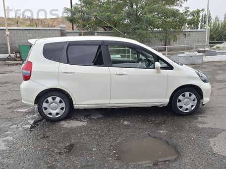 Honda Fit, 2001 — photo 2