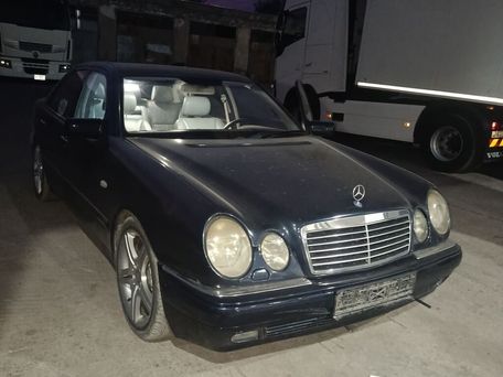Mercedes-Benz E-Class, 1998 — photo 6