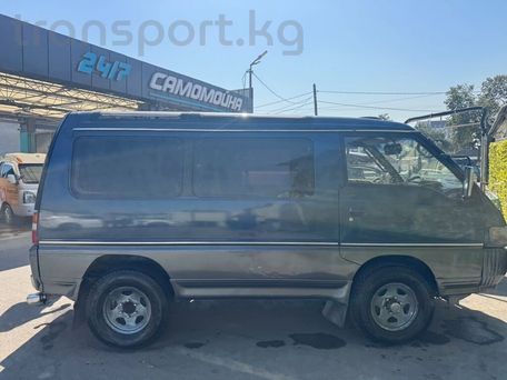 Mitsubishi Delica, 1993 — фото 2