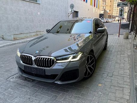 BMW 5 серии, 2021 — 照片 2
