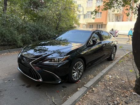 Lexus ES, 2022