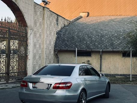 Mercedes-Benz E-Класс, 2010 — фото 5