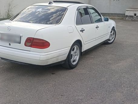 Mercedes-Benz E-Класс, 1997 — 照片 5