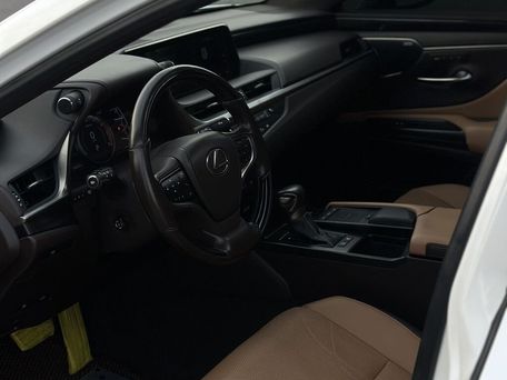 Lexus ES, 2019 — photo 10
