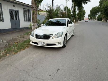 Toyota Crown, 2012