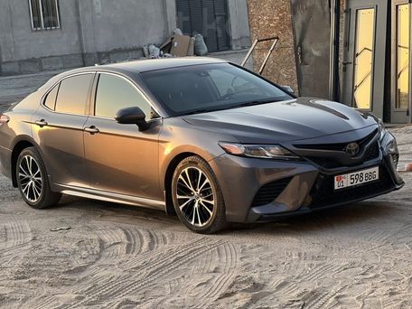 Toyota Camry, 2019 — 照片 1