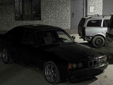 BMW 5 Series, 1990 — photo 1