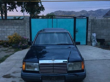 Mercedes-Benz E-Класс, 1989 — 照片 1