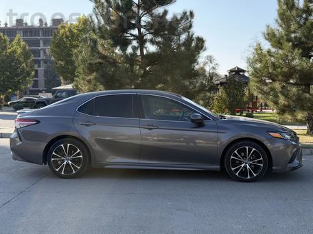 Toyota Camry, 2018 — photo 3