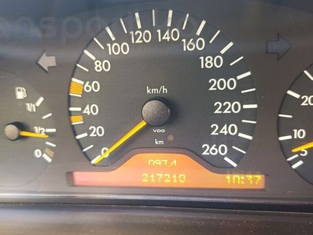 Mercedes-Benz E-Class, 1996 — photo 18