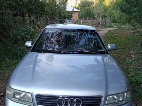 Audi A4, 2000 — 照片 1