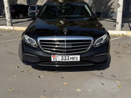 Mercedes-Benz E-Class, 2020 — photo 1