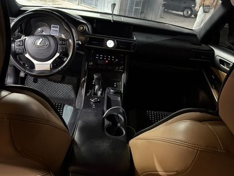 Lexus IS, 2018 — фото 10