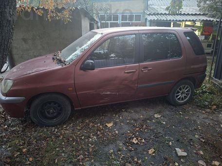 Toyota Raum, 1998 — photo 2