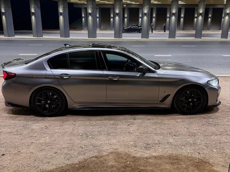 BMW 5 серии, 2022 — 照片 4