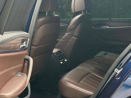 BMW 5 серии, 2019 — 照片 4