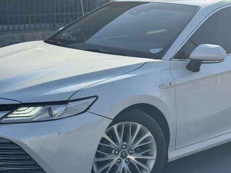 Toyota Camry, 2018 — 照片 2