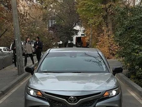 Toyota Camry, 2019 — photo 1