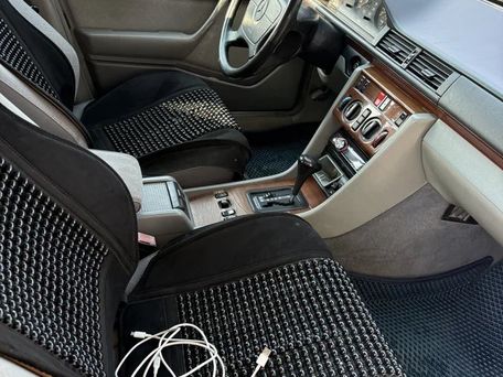 Mercedes-Benz E-Class, 1994 — photo 7