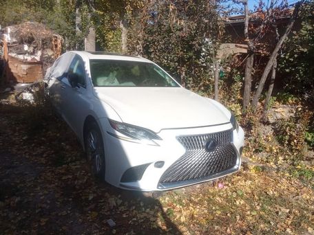 Lexus LS, 2022 — photo 2