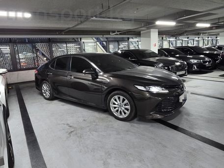 Toyota Camry, 2021 — 照片 1