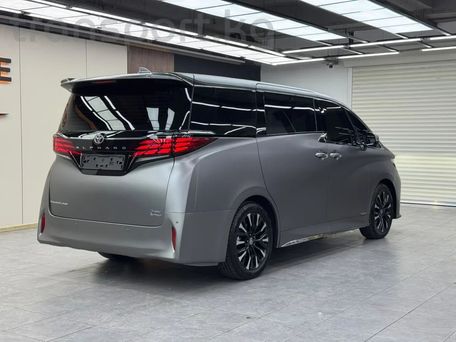 Toyota Alphard, 2025 — photo 6