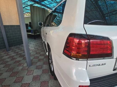 Lexus LX, 2010