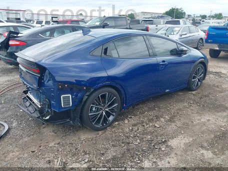 Toyota Prius v (+), 2024 — сүрөт 4
