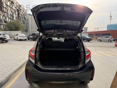 Toyota Prius c, 2019 — photo 8