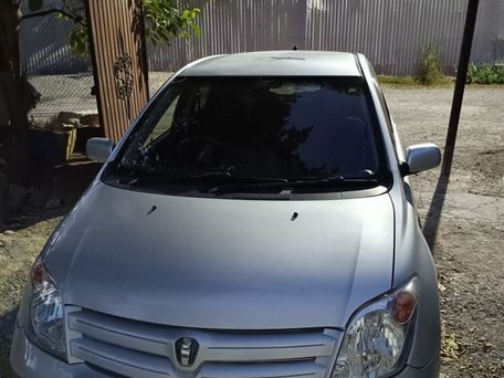 Toyota Ist, 2003