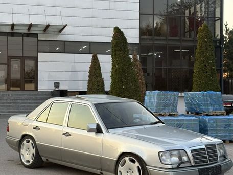 Mercedes-Benz W124, 1993 — фото 1