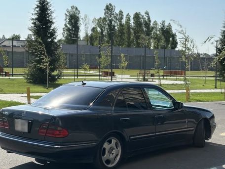 Mercedes-Benz E-Class, 2002 — photo 3