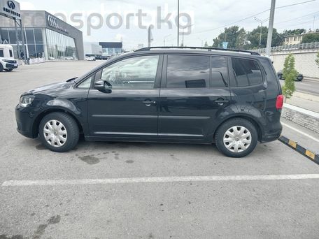 Volkswagen Touran, 2012 — 照片 1