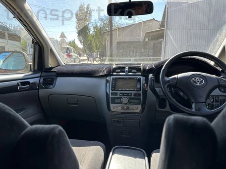 Toyota Ipsum, 2002 — photo 6