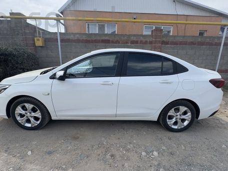Chevrolet Onix, 2020 — photo 2