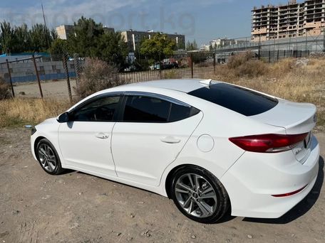Hyundai Avante, 2018 — 照片 1