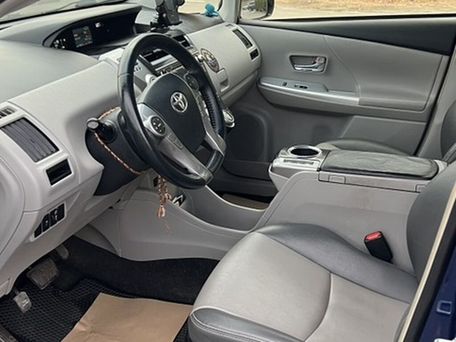 Toyota Prius v (+), 2016 — фото 11