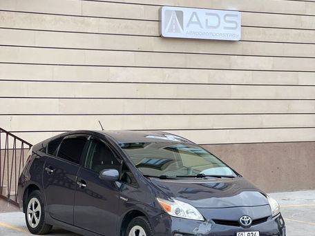 Toyota Prius, 2013 — фото 2