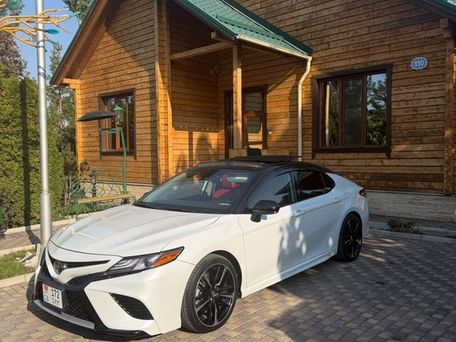 Toyota Camry, 2020 — photo 1