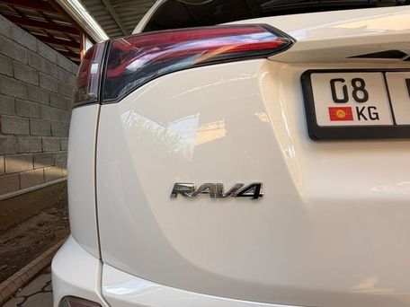 Toyota RAV4, 2018 — photo 11