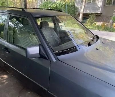 Mercedes-Benz W124, 1991 — photo 1