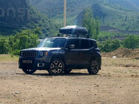 Jeep Renegade, 2017 — 照片 1