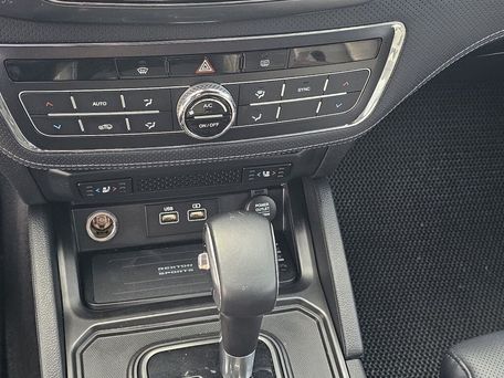 SsangYong Rexton, 2022 — photo 13