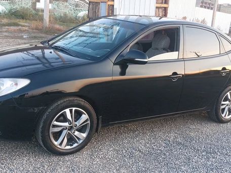 Hyundai Elantra, 2010 — 照片 1