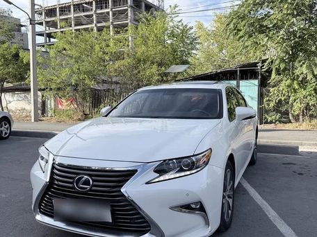 Lexus ES, 2016