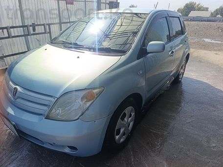 Toyota Ist, 2003 — photo 1