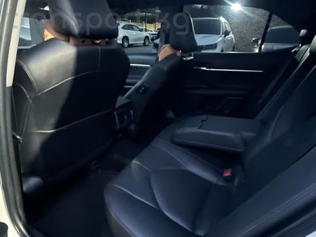Toyota Camry, 2019 — 照片 6