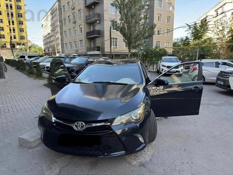 Toyota Camry, 2017 — 照片 1