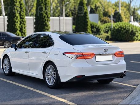 Toyota Camry, 2018 — 照片 2