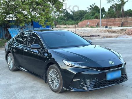 Toyota Camry, 2025 — photo 1